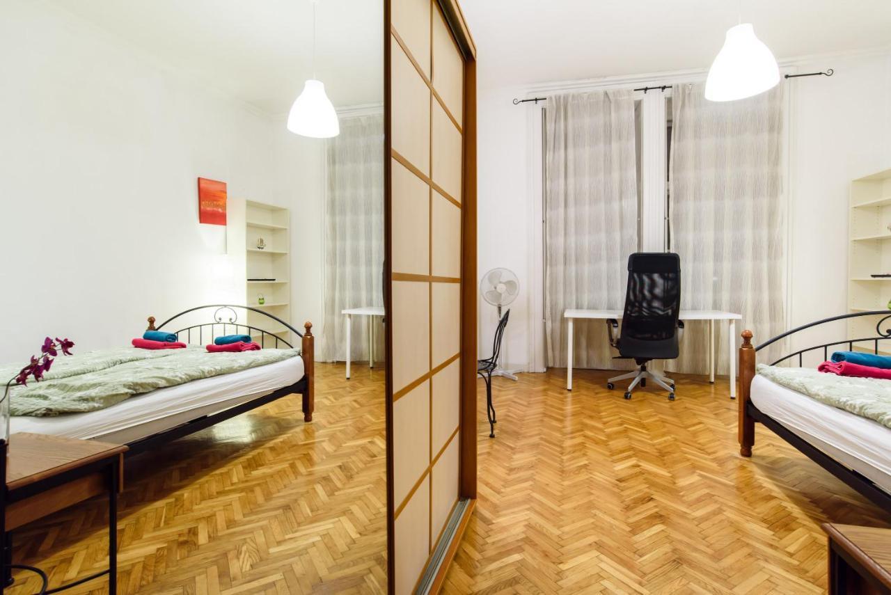 Classy Danube Apartment Budapest Eksteriør billede